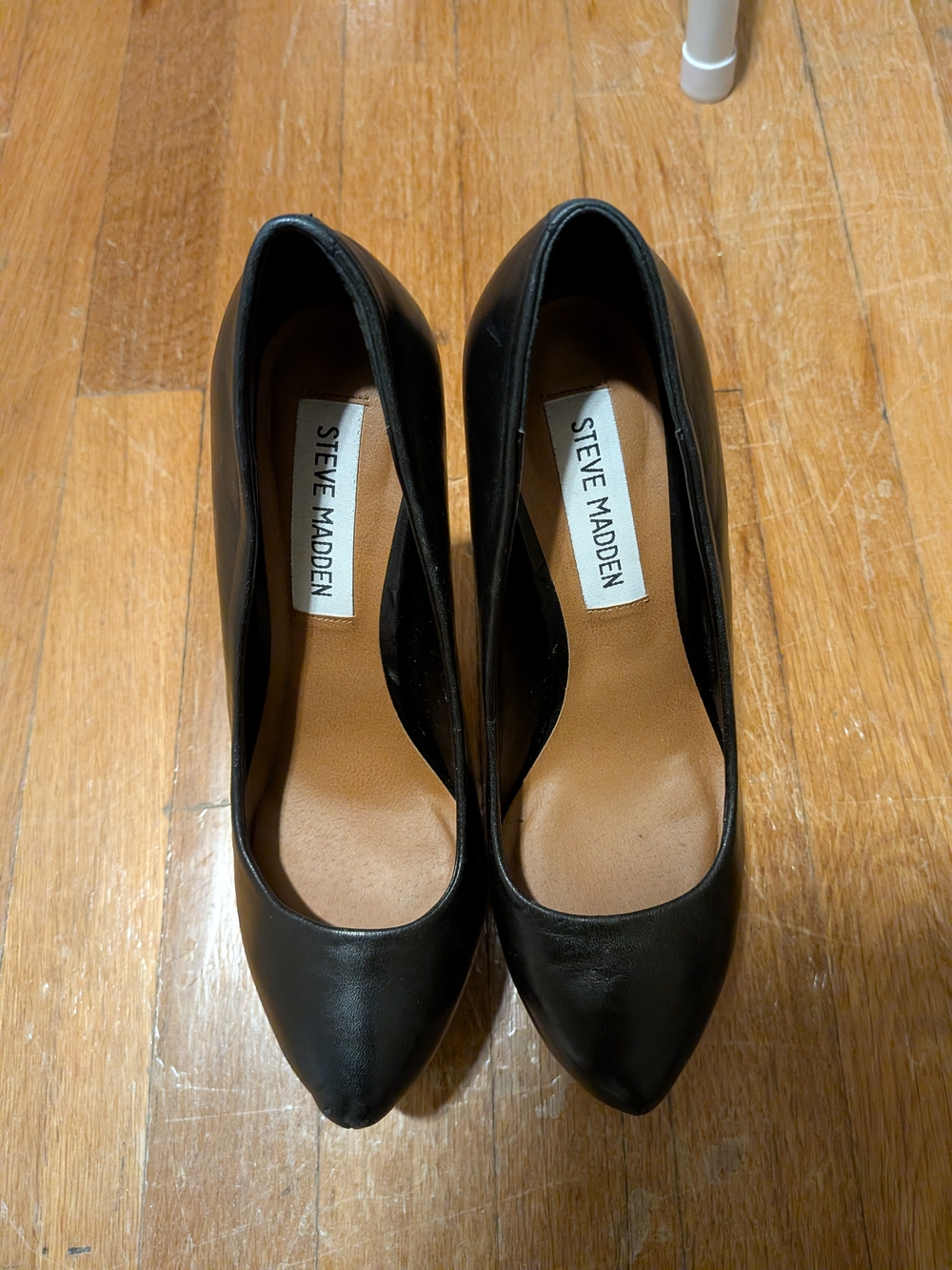 Steve Madden Black Pointed-Toe Leather Pumps